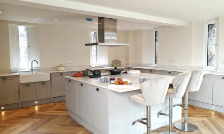 4 Bed in Llanellen 6
