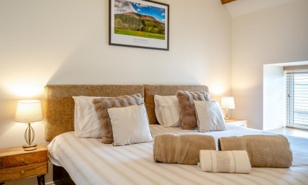4 Bed in Llanellen 7