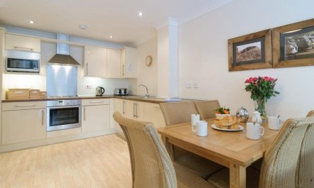 2 Bed in Watergate Bay 4