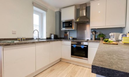2 Bed in Watergate Bay 8