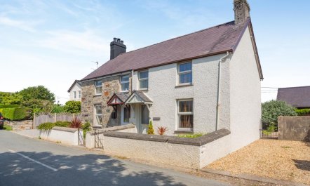 2 Bed in Rhydyclafdy