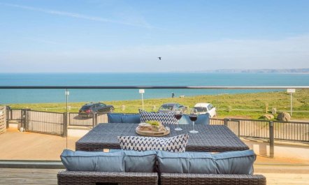 2 Bed in Fistral 1