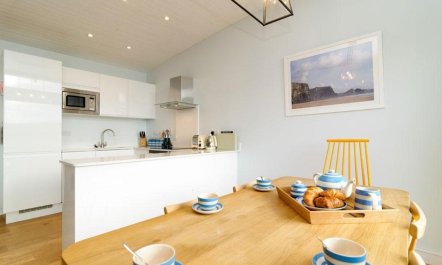 2 Bed in Watergate Bay 4