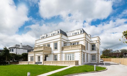 3 Bed in Carlyon Bay