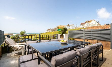 6 Bed in Bude