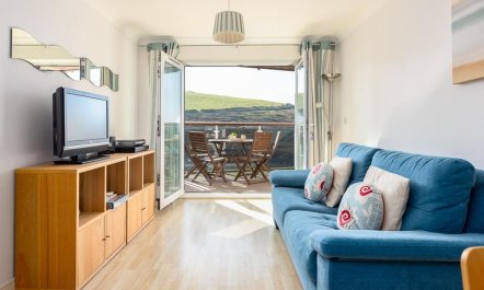 1 Bed in Watergate Bay 1