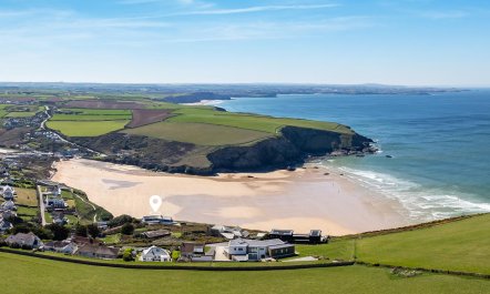 4 Bed in Mawgan Porth 6