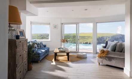 4 Bed in Mawgan Porth 3