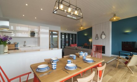 2 Bed in Watergate Bay 5