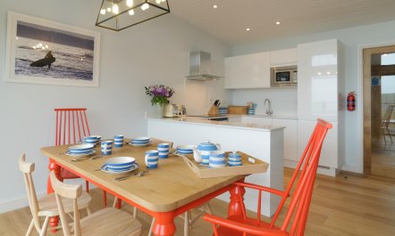 2 Bed in Watergate Bay 3