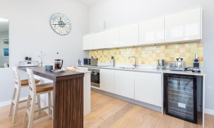 4 Bed in Porth 8