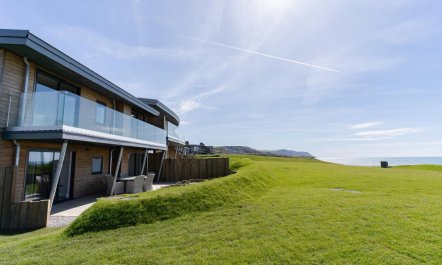 4 Bed in Widemouth Bay 1