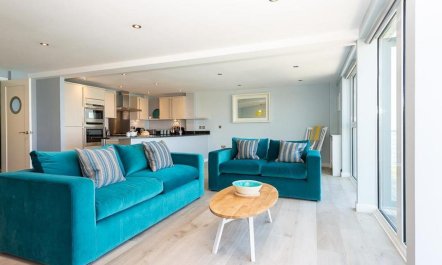 2 Bed in Fistral 5