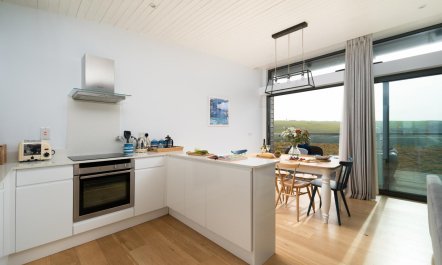 2 Bed in Watergate Bay 8