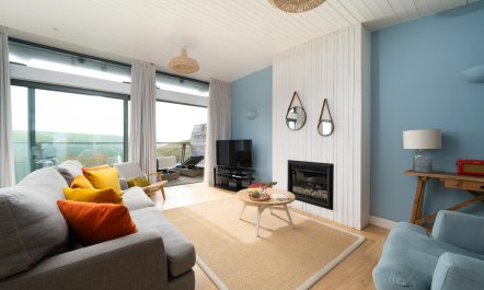 2 Bed in Watergate Bay 1