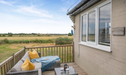 1 Bed in Eccles-on-Sea 8