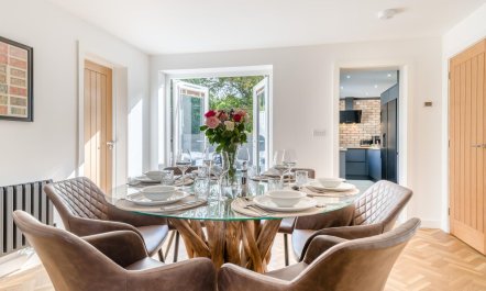 4 Bed in Hampeth 1