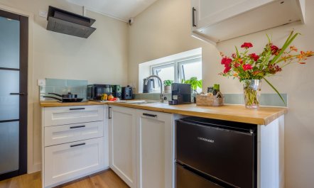 1 Bed in Highcliffe 5