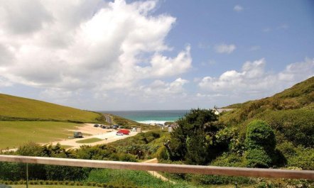 2 Bed in Watergate Bay 1