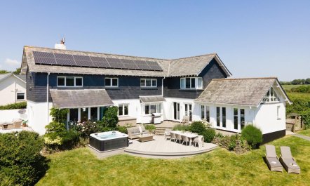 4 Bed in Charlestown 1