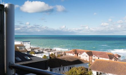 3 Bed in Fistral 2