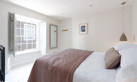 2 Bed in Mousehole 9