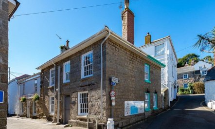 2 Bed in Mousehole 1