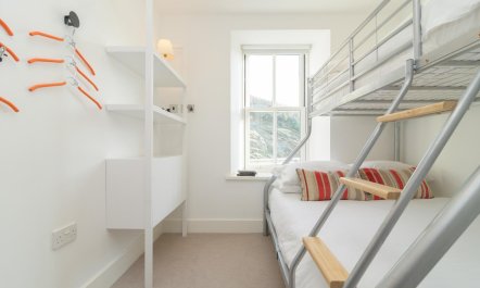 2 Bed in Watergate Bay 4