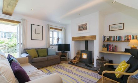 3 Bed in Mawgan Porth 2