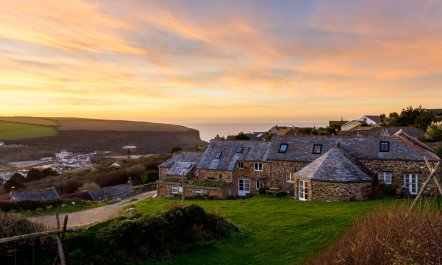 3 Bed in Mawgan Porth