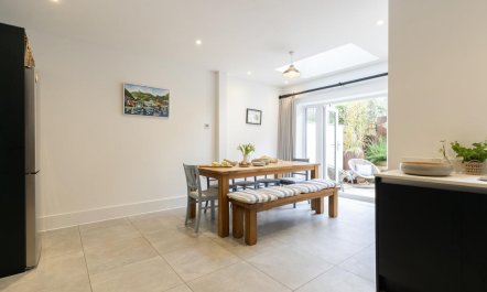 4 Bed in Perranporth 9