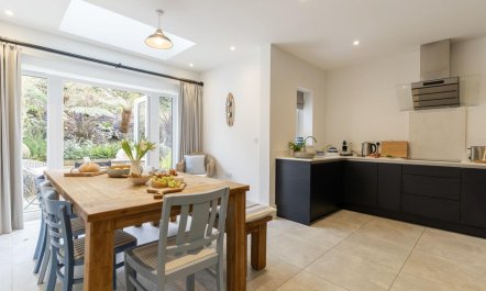 4 Bed in Perranporth 8