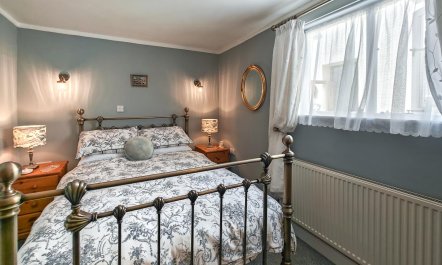 1 Bed in Appledore 9