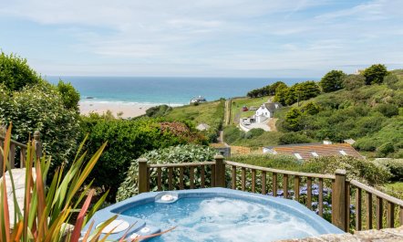 5 Bed in Mawgan Porth