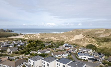 4 Bed in Holywell Bay 1