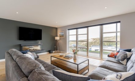 4 Bed in Holywell Bay 8