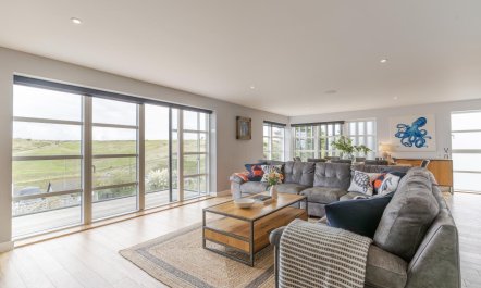 4 Bed in Holywell Bay 4