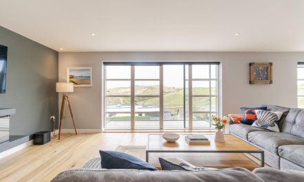 4 Bed in Holywell Bay 5