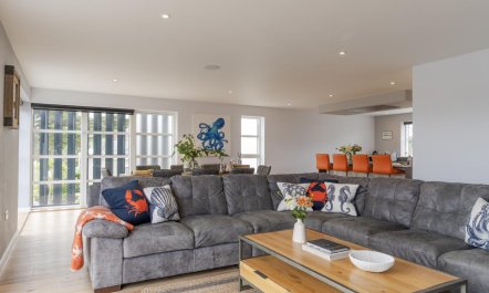4 Bed in Holywell Bay 3