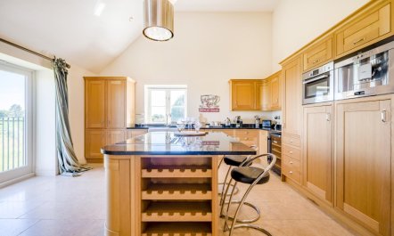 5 Bed in Langham 7