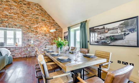 5 Bed in Langham 5