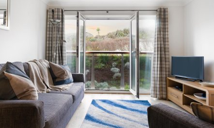 1 Bed in Watergate Bay 3
