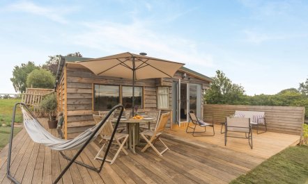 2 Bed in Overton 1