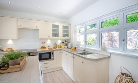 3 Bed in Llanbedrog 5