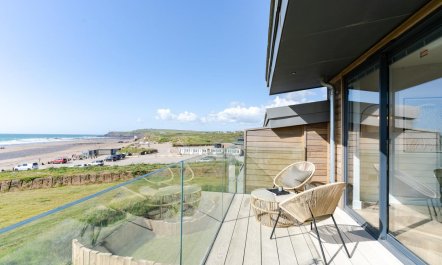 5 Bed in Widemouth Bay 1