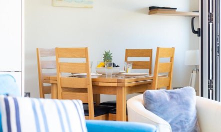 2 Bed in Porth 8