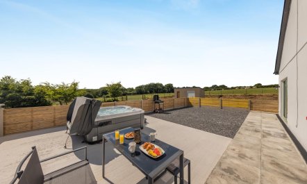 3 Bed in Meidrim