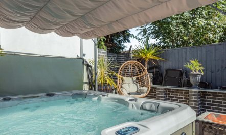 4 Bed in Torrington 1
