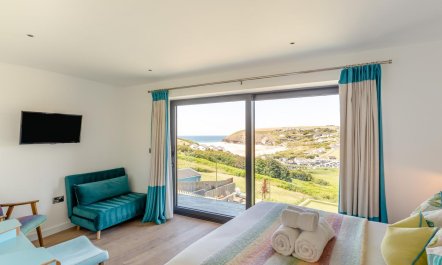4 Bed in Mawgan Porth 7