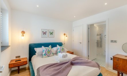 4 Bed in Mawgan Porth 4